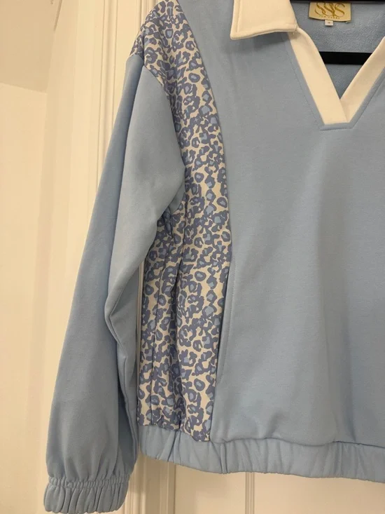 Light Blue Collared Pullover with Leopard Panel - Picture 3 of 5